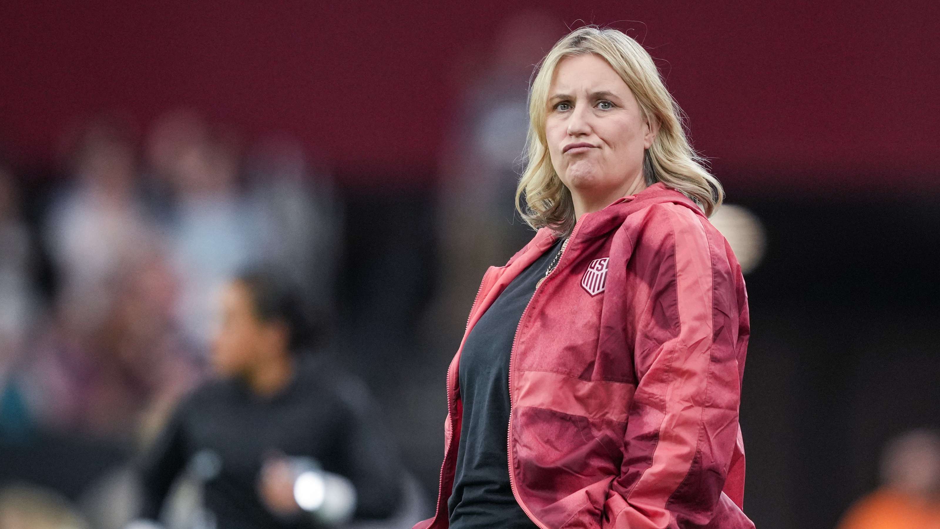 科尔赞巴特勒为赛季英雄 攻防兼备助球队逆袭大场面