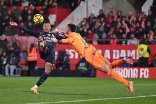 西甲-皇马1-2瓦伦 维尼修斯失点+进球杜罗绝杀旧主